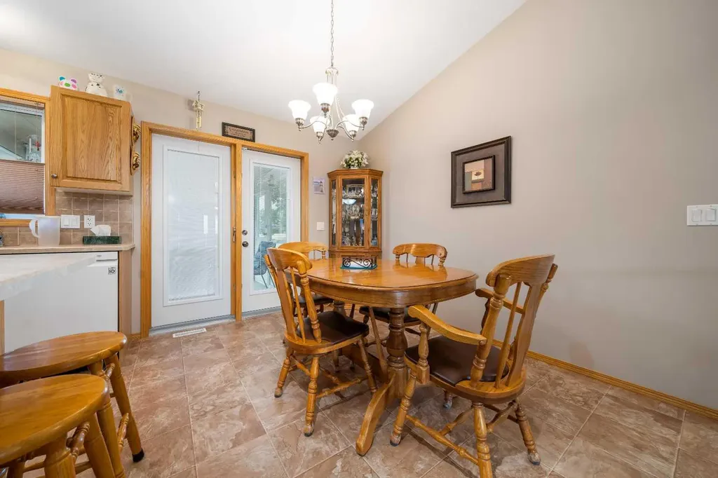60 Sandstone Place Medicine Hat AB T1B 4R9