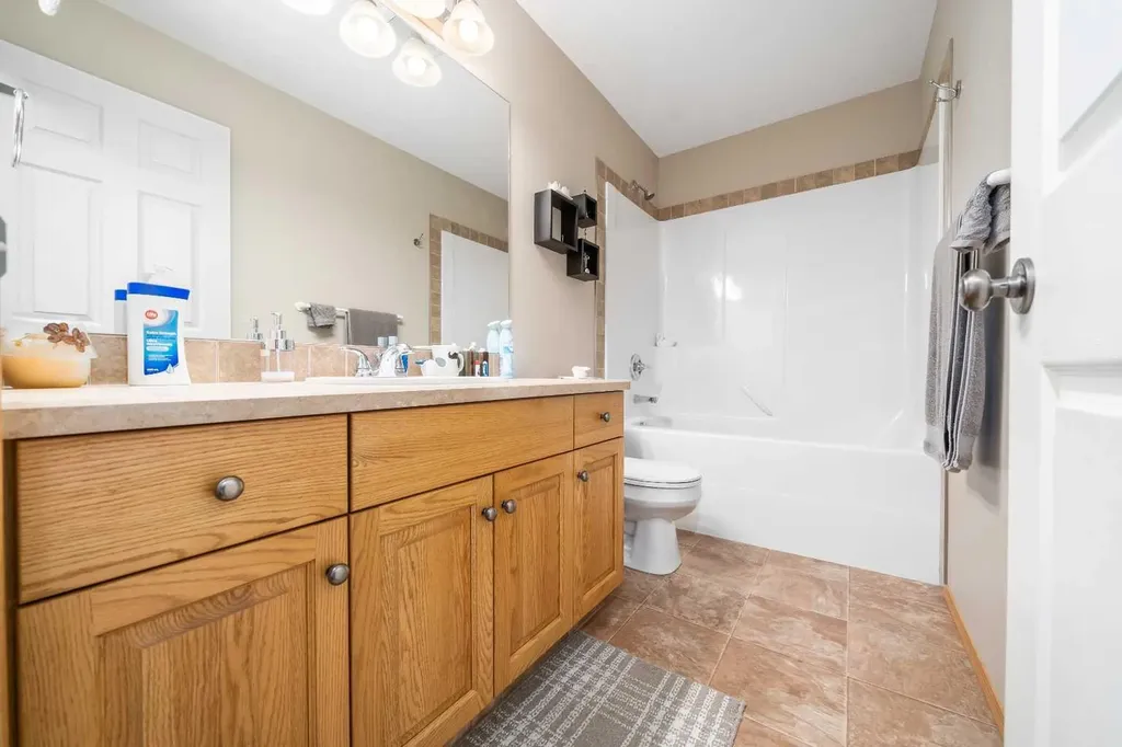 60 Sandstone Place Medicine Hat AB T1B 4R9