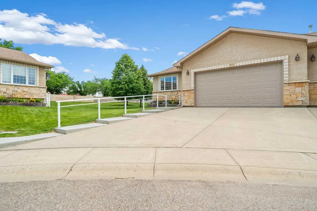 60 Sandstone Place Medicine Hat AB T1B 4R9