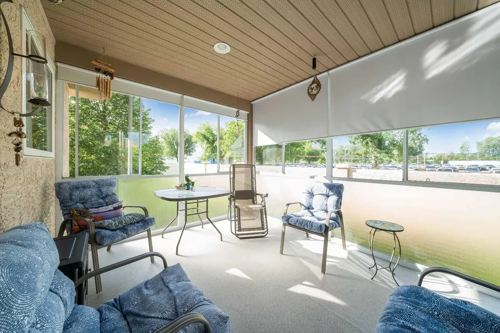 60 Sandstone Place Medicine Hat AB T1B 4R9