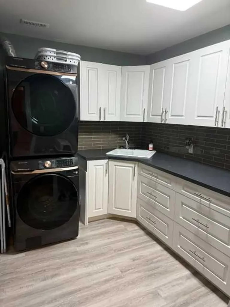 148 10 Avenue SE Drumheller AB T0J 0Y6