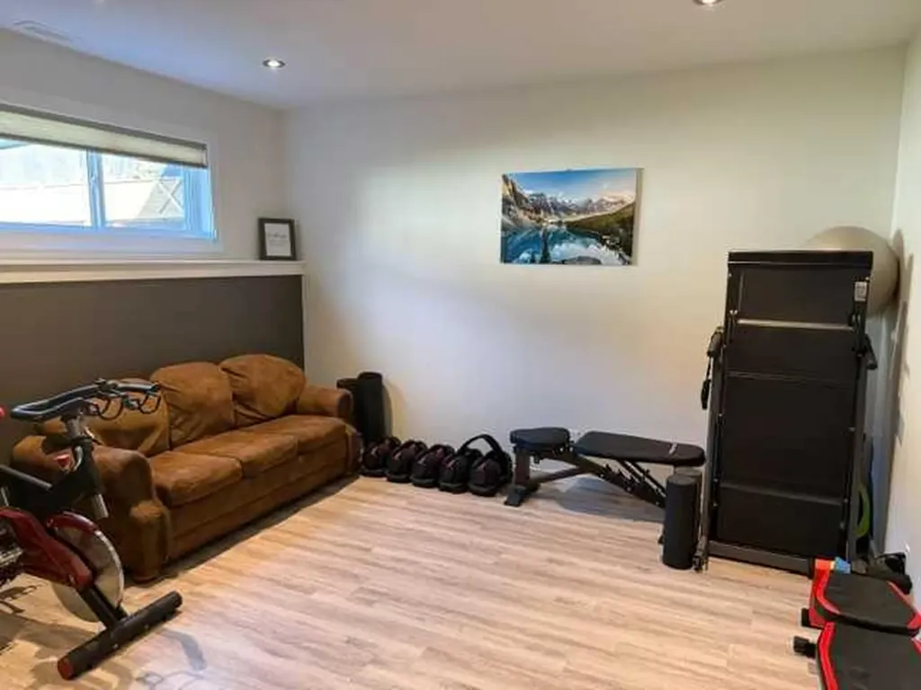 148 10 Avenue SE Drumheller AB T0J 0Y6