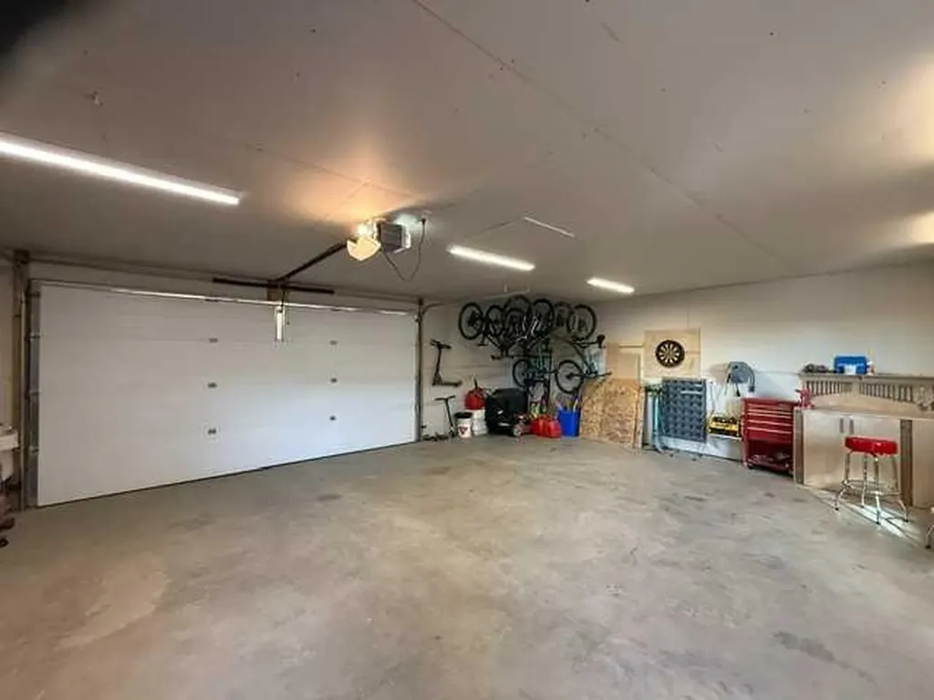 148 10 Avenue SE Drumheller AB T0J 0Y6
