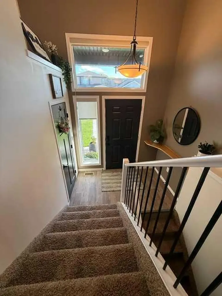 148 10 Avenue SE Drumheller AB T0J 0Y6