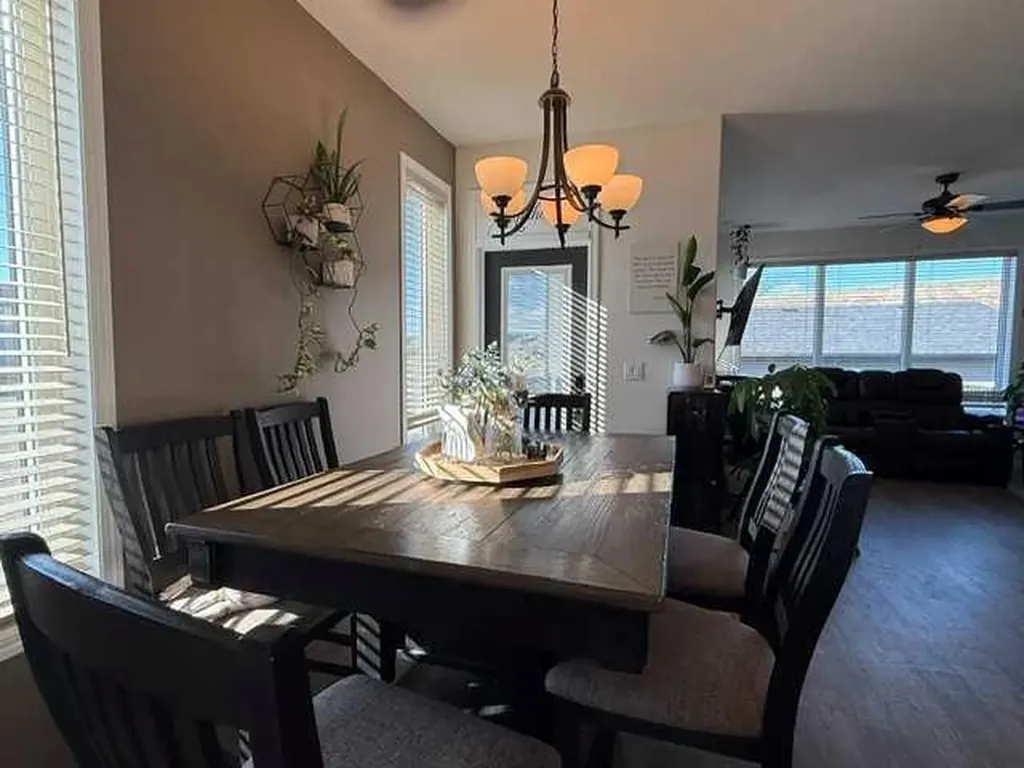 148 10 Avenue SE Drumheller AB T0J 0Y6