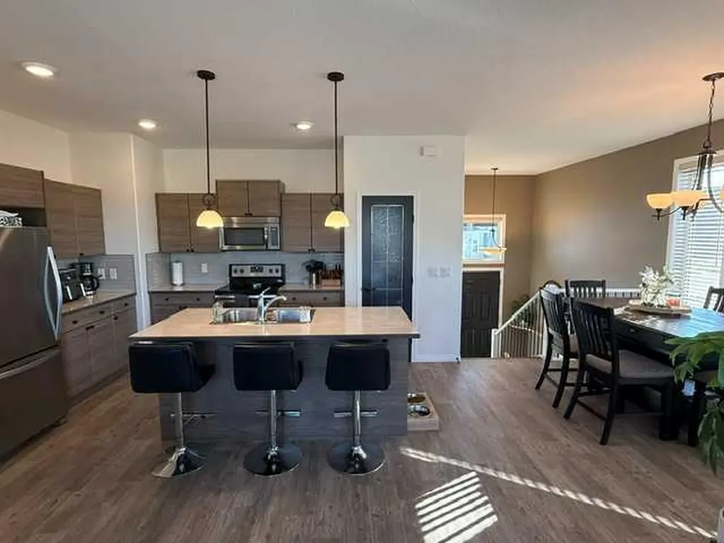 148 10 Avenue SE Drumheller AB T0J 0Y6