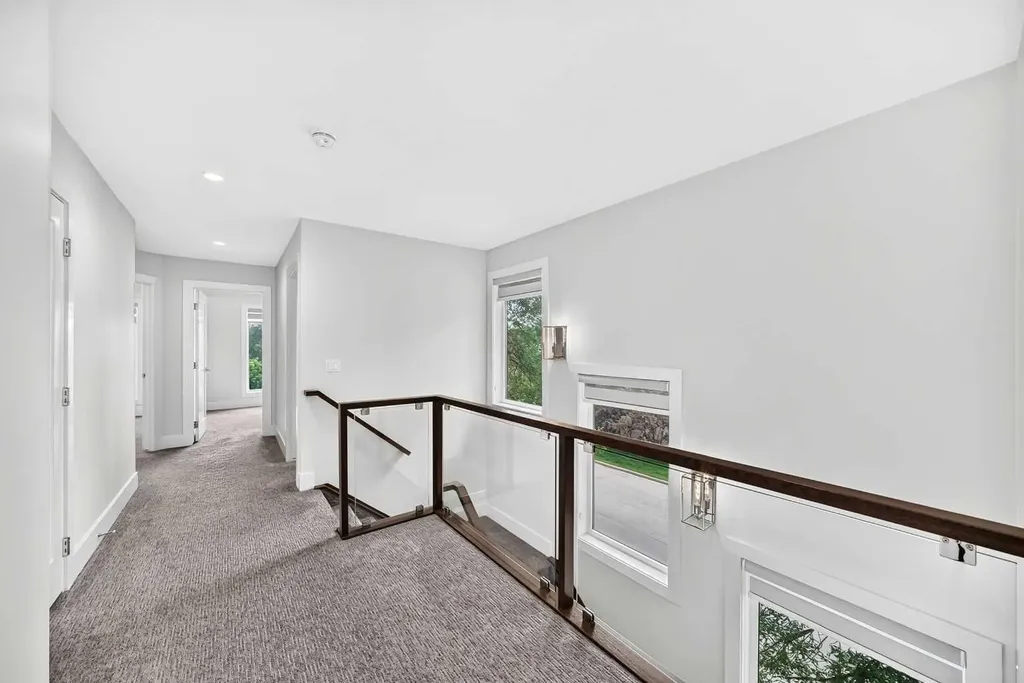 3490 7 Avenue NW Calgary AB T2N 1B7