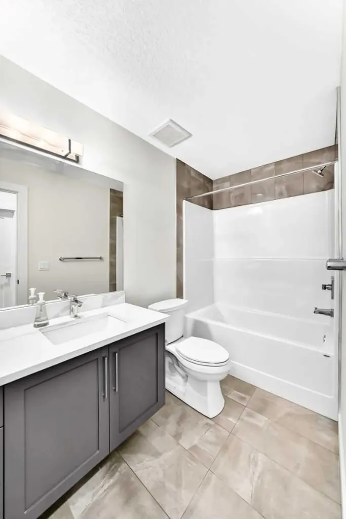 3490 7 Avenue NW Calgary AB T2N 1B7