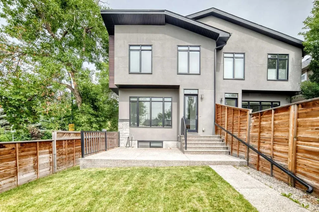 3490 7 Avenue NW Calgary AB T2N 1B7