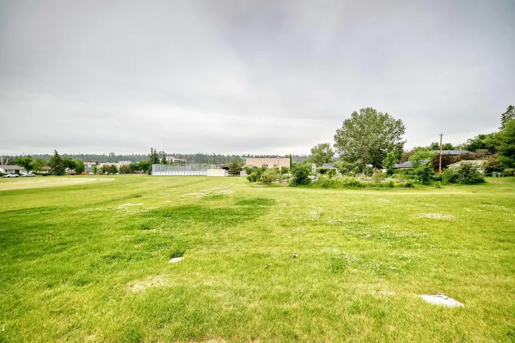 3490 7 Avenue NW Calgary AB T2N 1B7