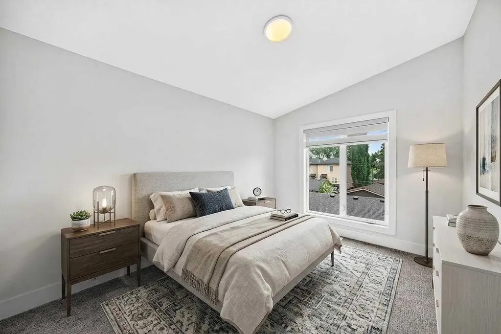 3490 7 Avenue NW Calgary AB T2N 1B7