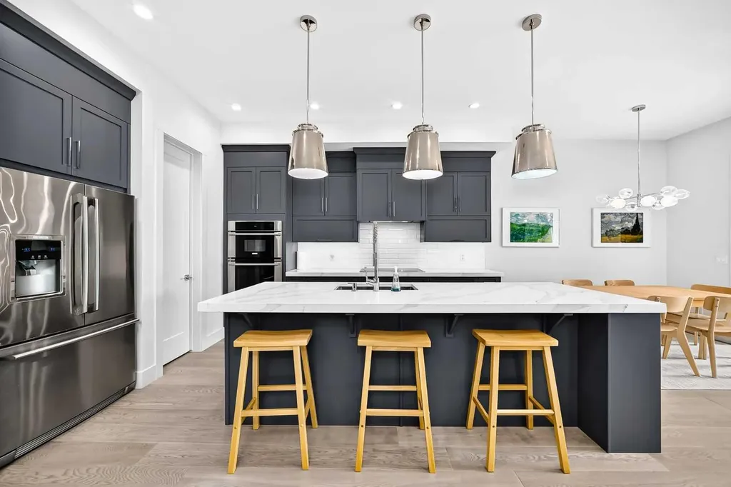 3490 7 Avenue NW Calgary AB T2N 1B7