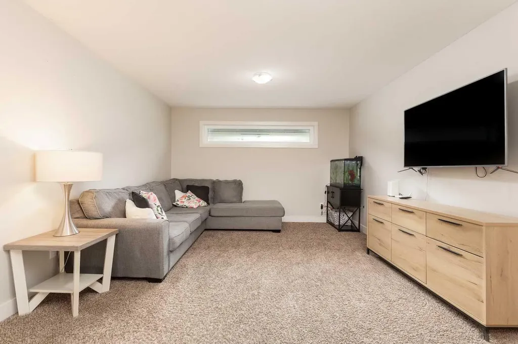 206 Twinriver Road W Lethbridge AB T1J 5B9
