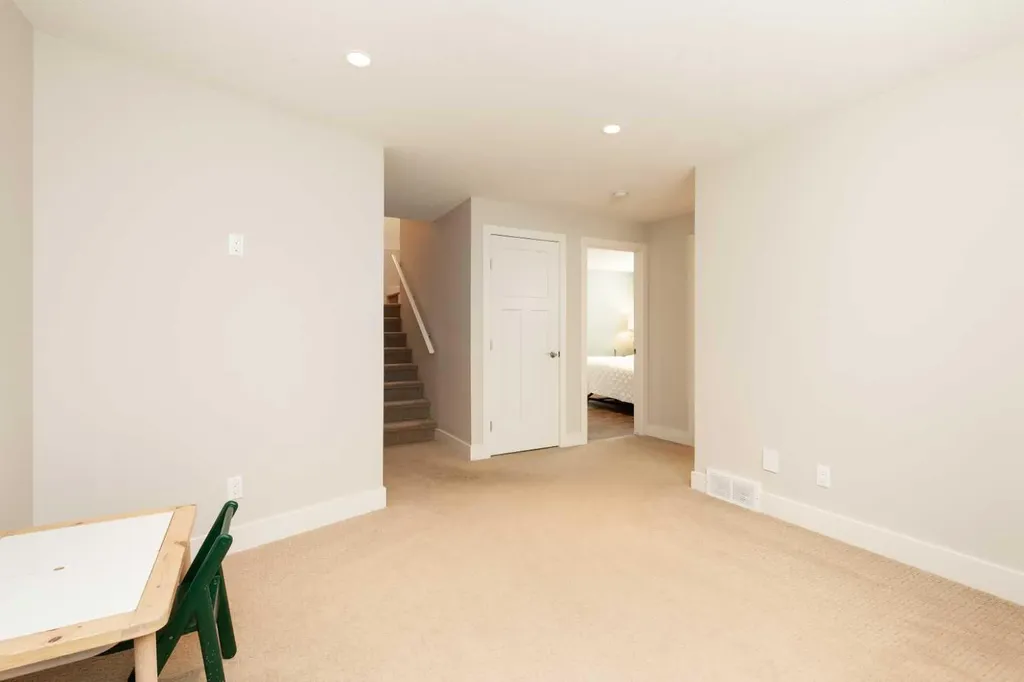 206 Twinriver Road W Lethbridge AB T1J 5B9