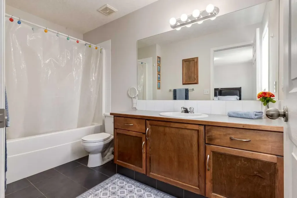 55 Copperfield Court SE Calgary AB T2Z 4Z3