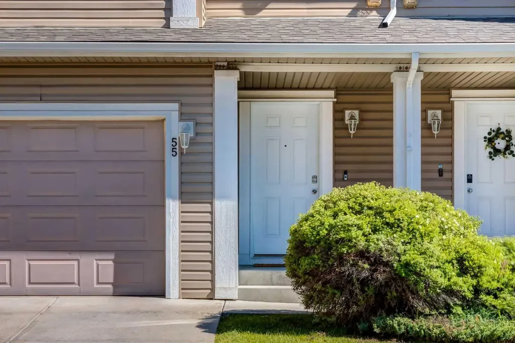 55 Copperfield Court SE Calgary AB T2Z 4Z3