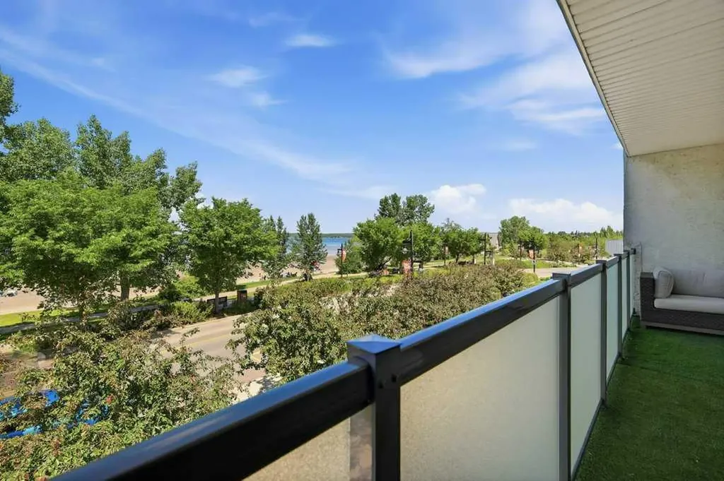 4415 Lakeshore Drive Sylvan Lake AB T4S 1C7