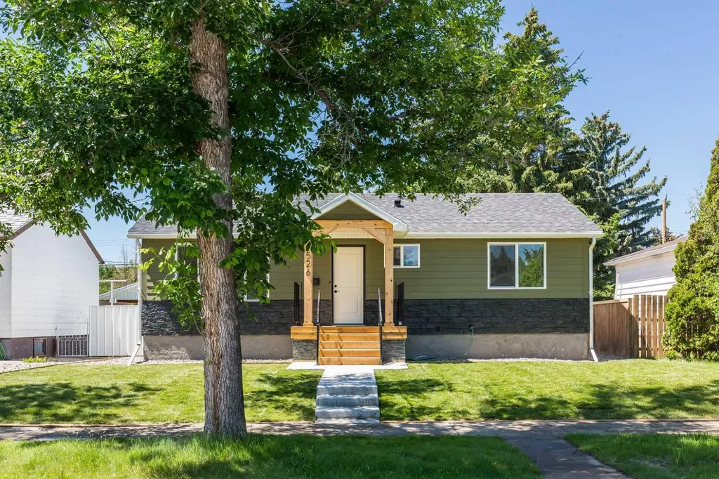 526 28 Street S Lethbridge AB T1J 3S9