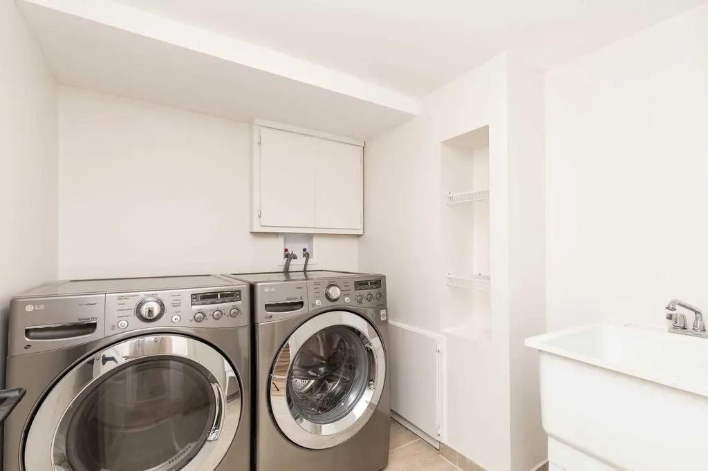 526 28 Street S Lethbridge AB T1J 3S9