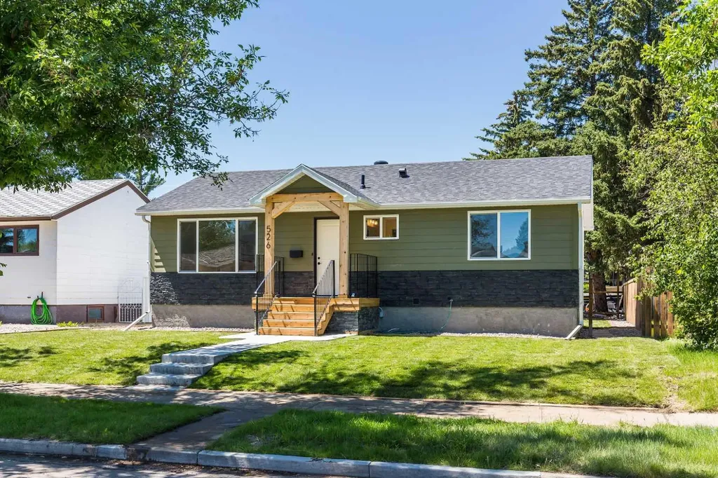 526 28 Street S Lethbridge AB T1J 3S9