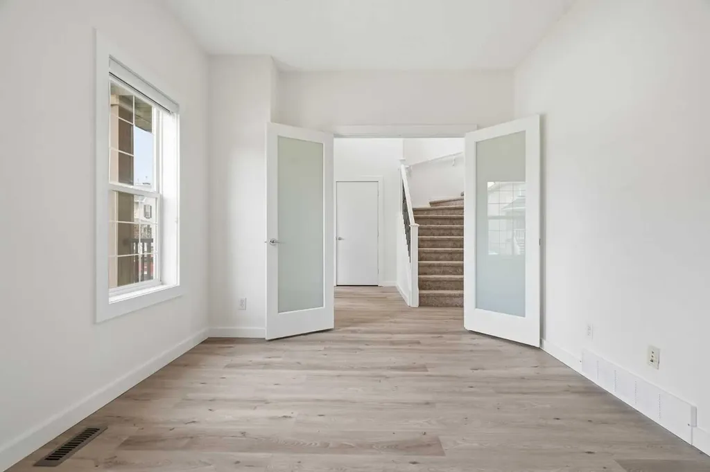 92 Prestwick Heath SE Calgary AB T2Z 4E4