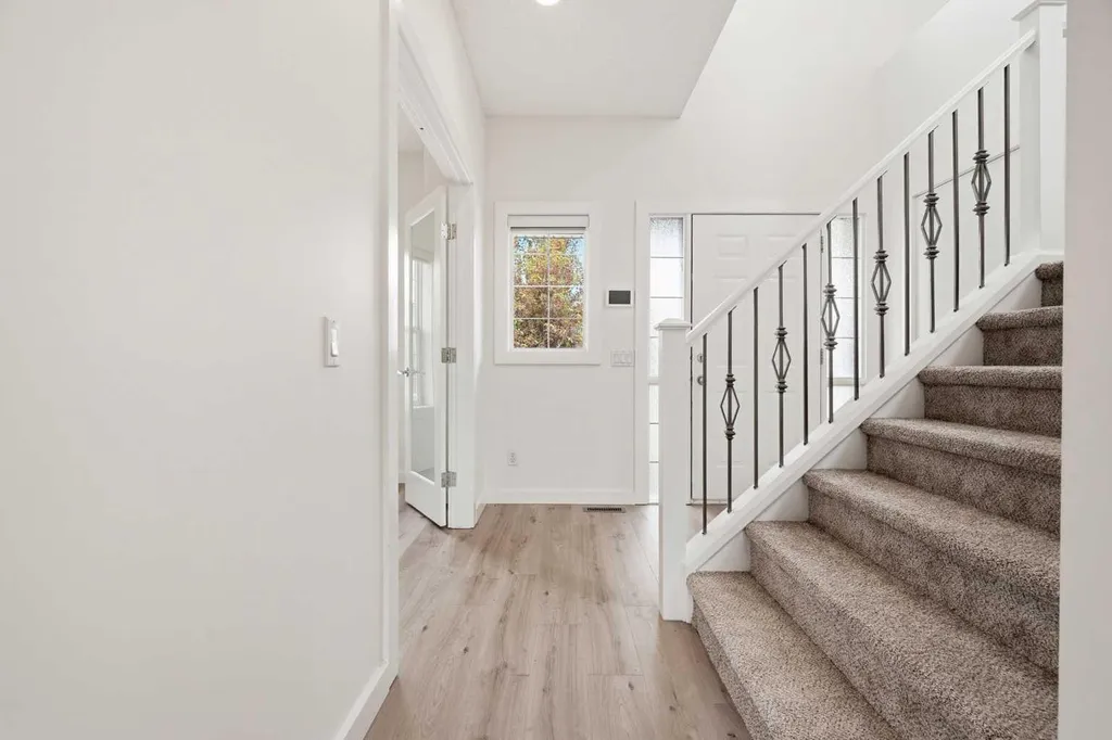92 Prestwick Heath SE Calgary AB T2Z 4E4