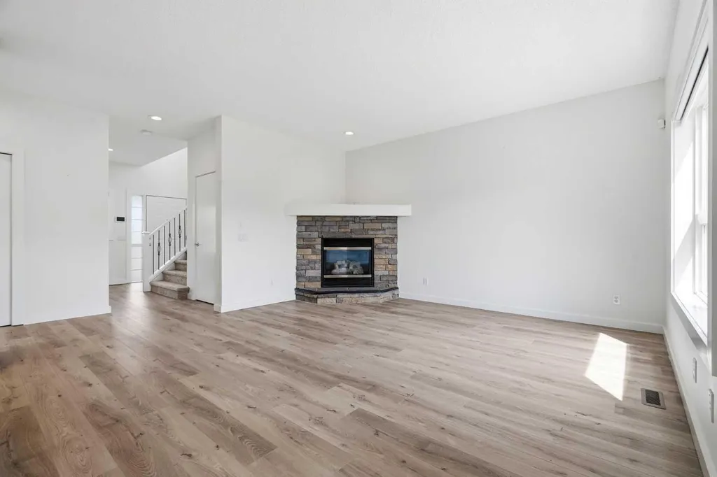 92 Prestwick Heath SE Calgary AB T2Z 4E4