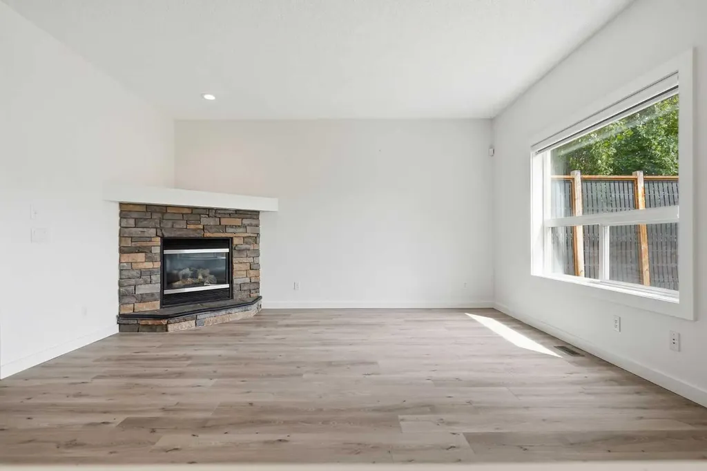 92 Prestwick Heath SE Calgary AB T2Z 4E4