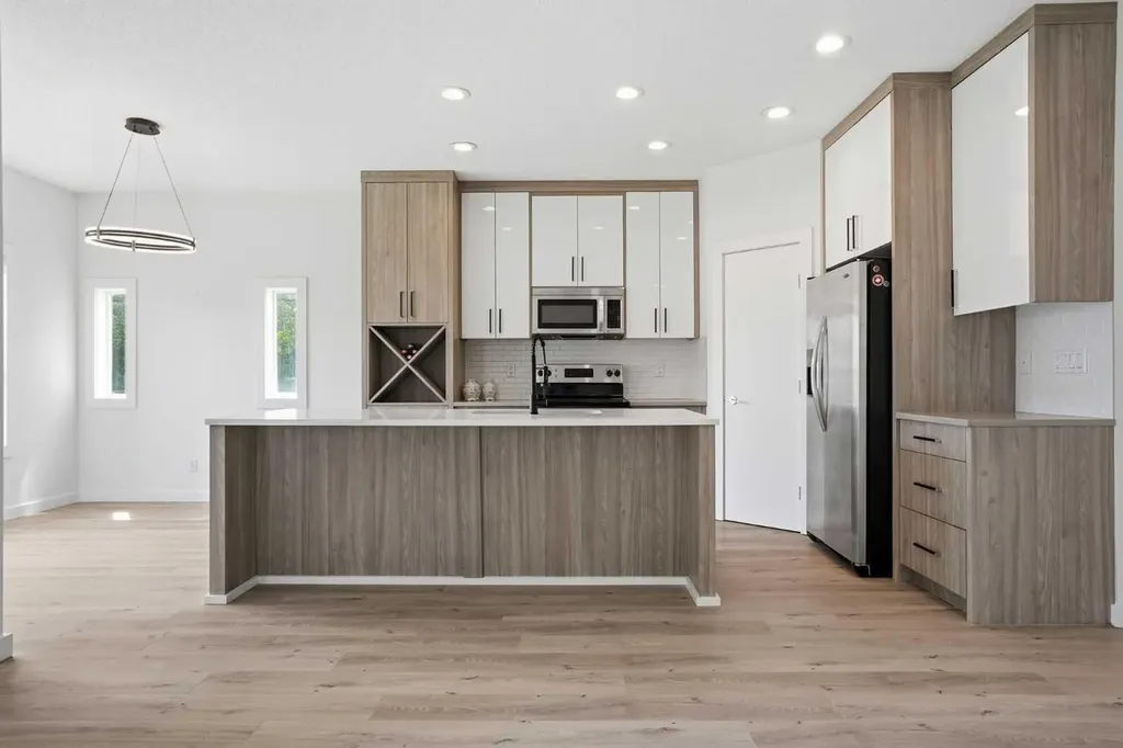 92 Prestwick Heath SE Calgary AB T2Z 4E4