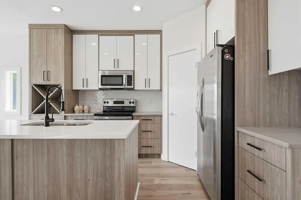 92 Prestwick Heath SE Calgary AB T2Z 4E4