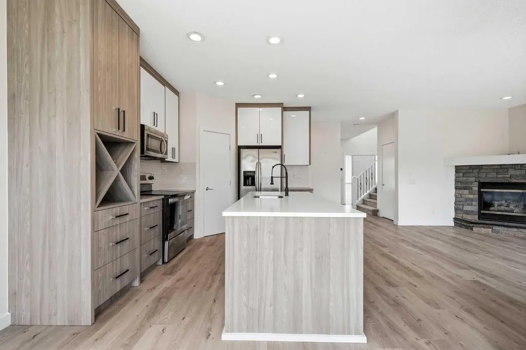 92 Prestwick Heath SE Calgary AB T2Z 4E4
