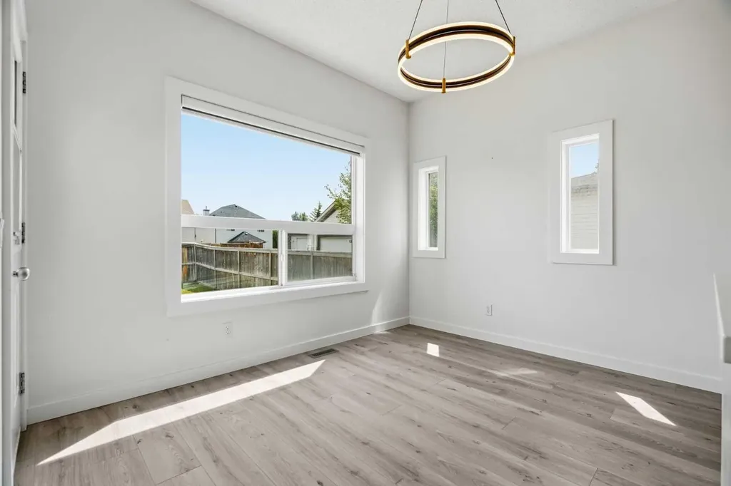 92 Prestwick Heath SE Calgary AB T2Z 4E4