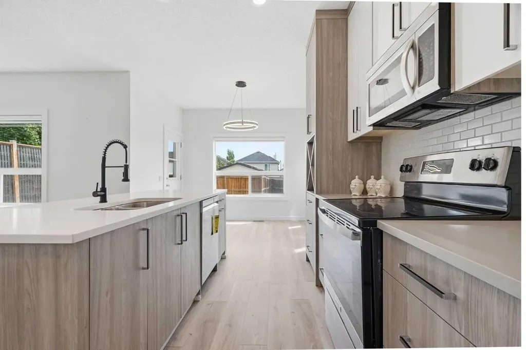 92 Prestwick Heath SE Calgary AB T2Z 4E4