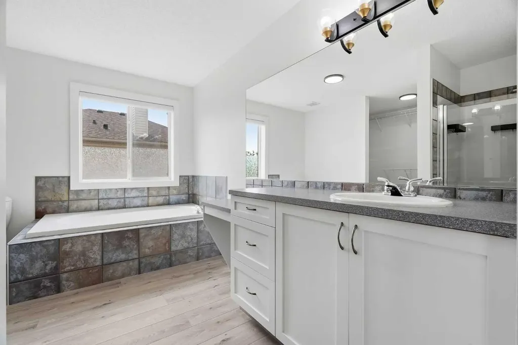92 Prestwick Heath SE Calgary AB T2Z 4E4