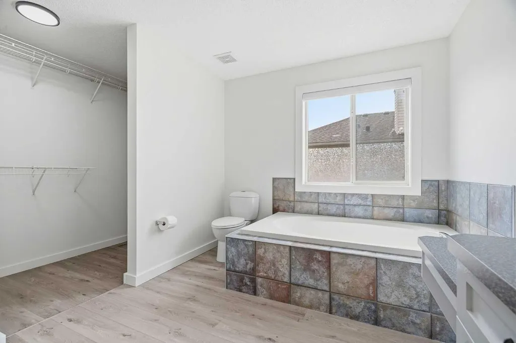 92 Prestwick Heath SE Calgary AB T2Z 4E4