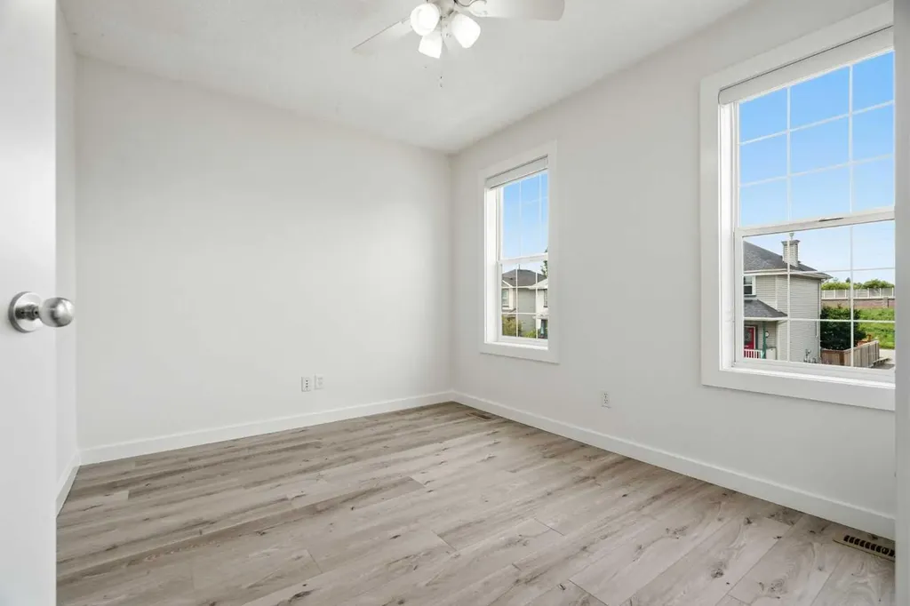 92 Prestwick Heath SE Calgary AB T2Z 4E4
