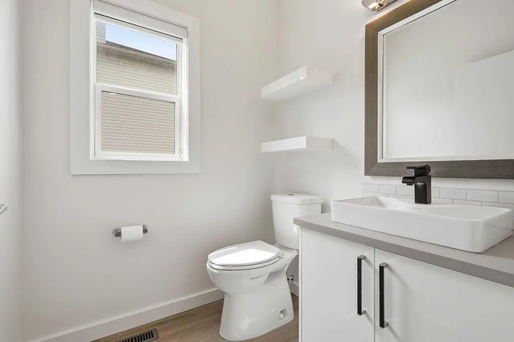 92 Prestwick Heath SE Calgary AB T2Z 4E4