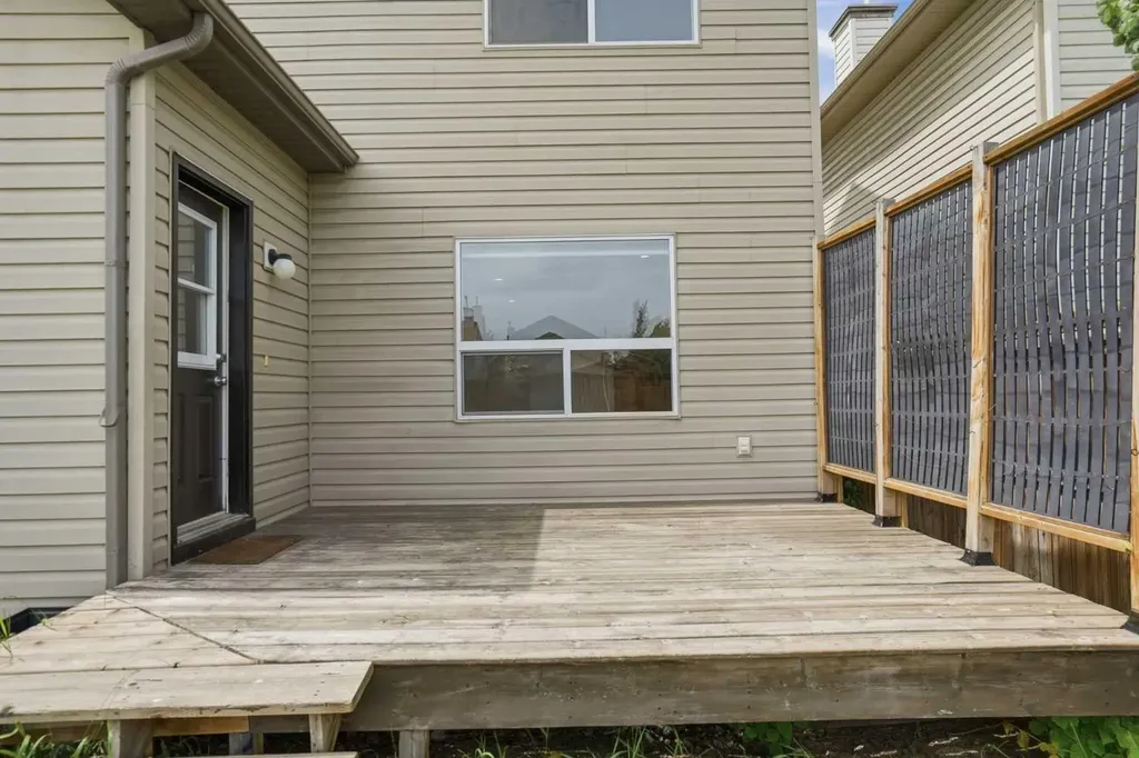 92 Prestwick Heath SE Calgary AB T2Z 4E4