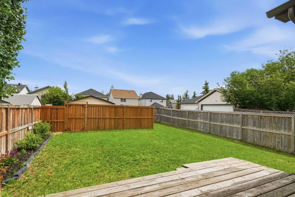 92 Prestwick Heath SE Calgary AB T2Z 4E4