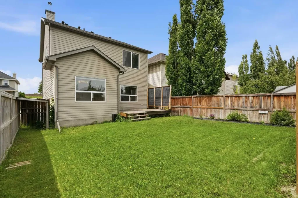 92 Prestwick Heath SE Calgary AB T2Z 4E4