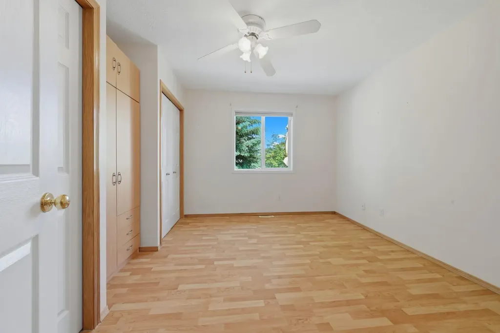 112 Dovista Court SE Calgary AB T2B3P4