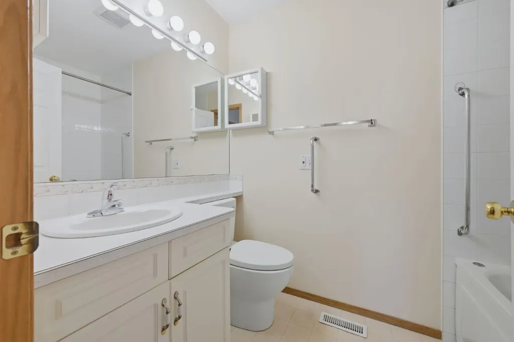 112 Dovista Court SE Calgary AB T2B3P4