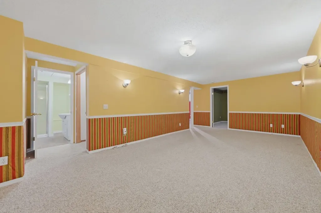 112 Dovista Court SE Calgary AB T2B3P4