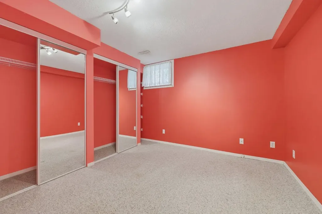 112 Dovista Court SE Calgary AB T2B3P4