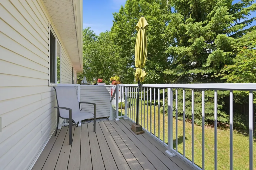 112 Dovista Court SE Calgary AB T2B3P4