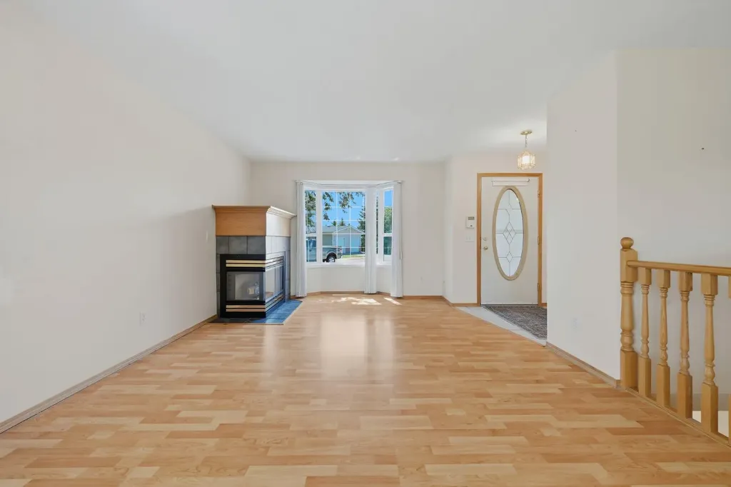 112 Dovista Court SE Calgary AB T2B3P4