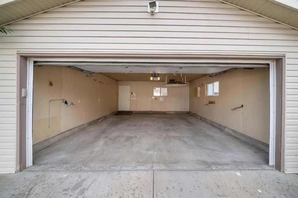 431 Shawbrooke Circle SW Calgary AB T2Y 2Z8