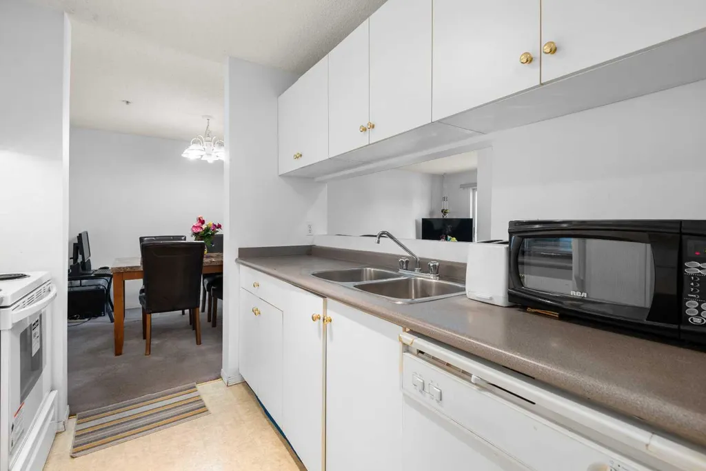 6224 17 Avenue SE Calgary AB T2A7X8