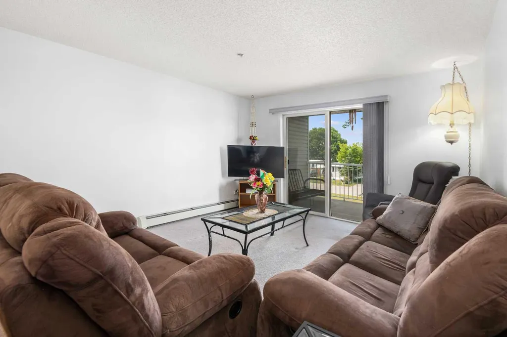 6224 17 Avenue SE Calgary AB T2A7X8