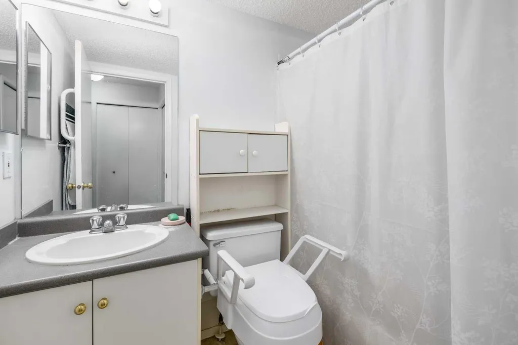 6224 17 Avenue SE Calgary AB T2A7X8